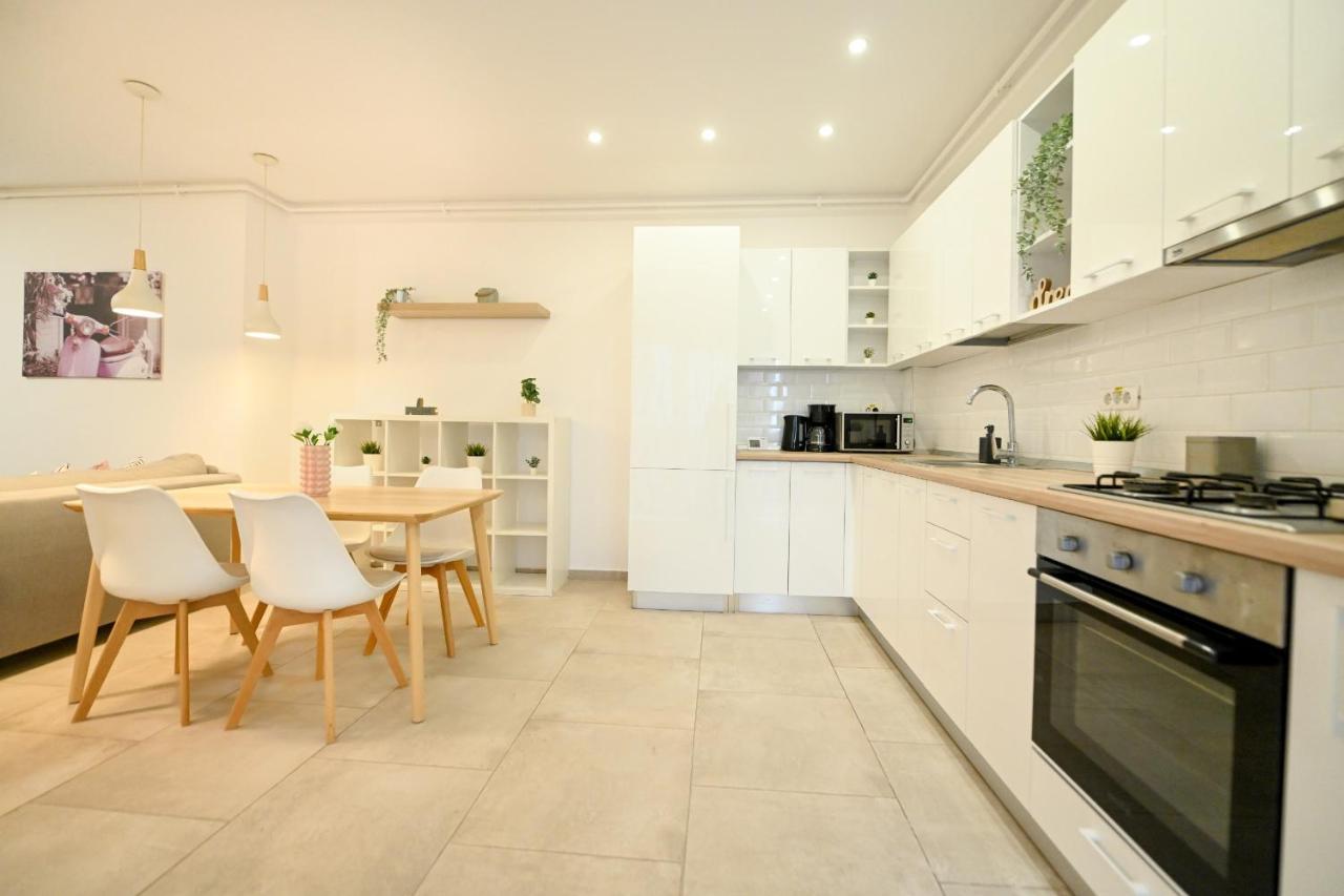 Splendid 2Br Apartment With Breathtaking Views Of Casa Poporului Bucureşti Ngoại thất bức ảnh